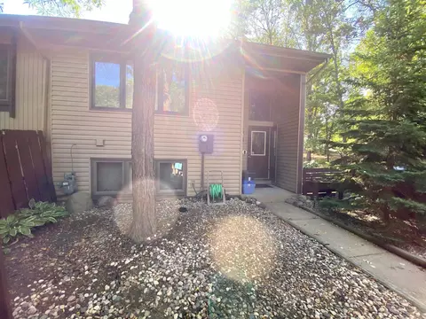 190 River Woods Ln, Burnsville, MN 55337