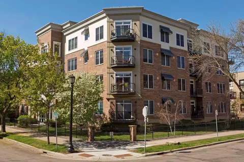 1800 Clinton Ave #103, Minneapolis, MN 55404