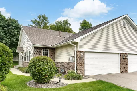 7973 Autumn Ridge Ln, Chanhassen, MN 55317