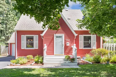 1740 Simpson St, Falcon Heights, MN 55113