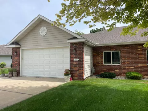 1107 Eastwood Ave, Marshall, MN 56258