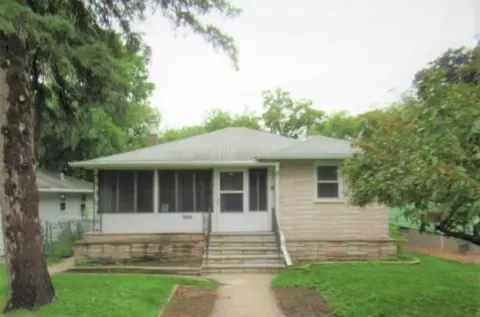 3825 Abbott Ave N, Robbinsdale, MN 55422