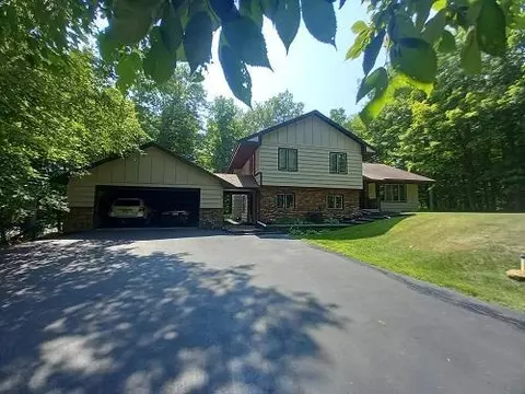 33633 Chippewa Dr, Grand Rapids, MN 55744