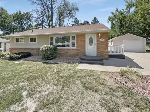 3781 Mcknight Rd N, White Bear Lake, MN 55110