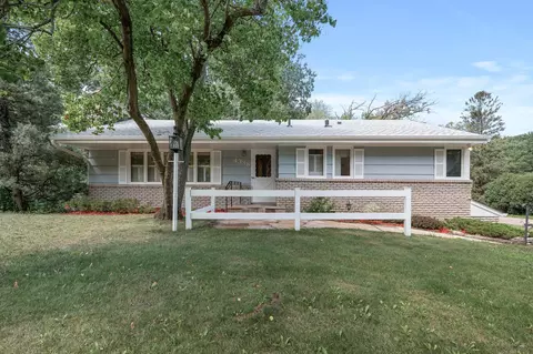 4338 Woodhill Rd, Minnetonka, MN 55345