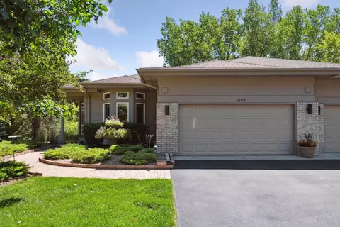 7145 Crowne Oak Rd, Eden Prairie, MN 55344