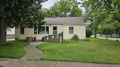 201 Connecticut Ave, Adrian, MN 56110
