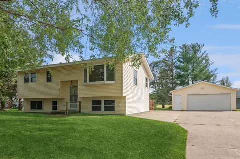 2120 Deerwood Ln NE, East Bethel, MN 55092