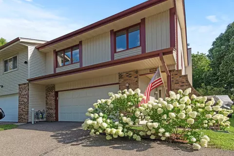9205 30th Ave N, New Hope, MN 55427