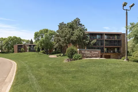 35 Nathan Ln N #312, Plymouth, MN 55441