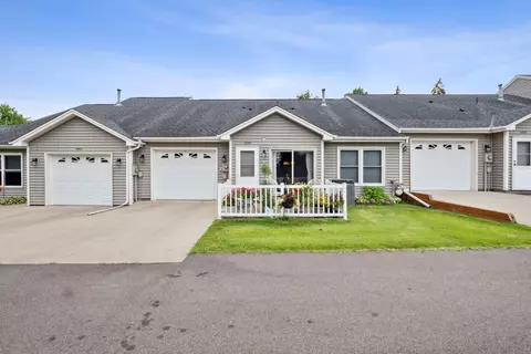 1695 Livingston Ave #B, West Saint Paul, MN 55118