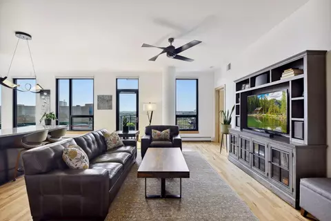 1240 S 2nd St #933, Minneapolis, MN 55415