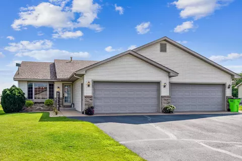 1063 Tamarack Pl, New Richmond, WI 54017