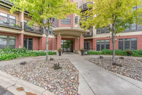 150 E Travelers Trl #205, Burnsville, MN 55337