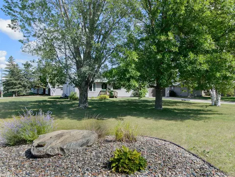 806 Country Club Dr SW, Melrose, MN 56352
