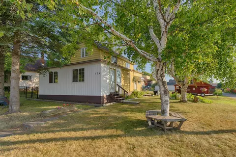 104 Indiana Ave W, Gilbert, MN 55741
