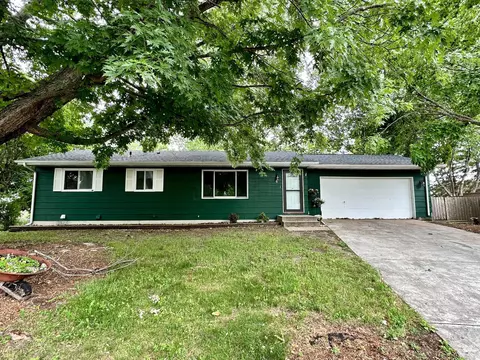 6 Center Cir, Monticello, MN 55362