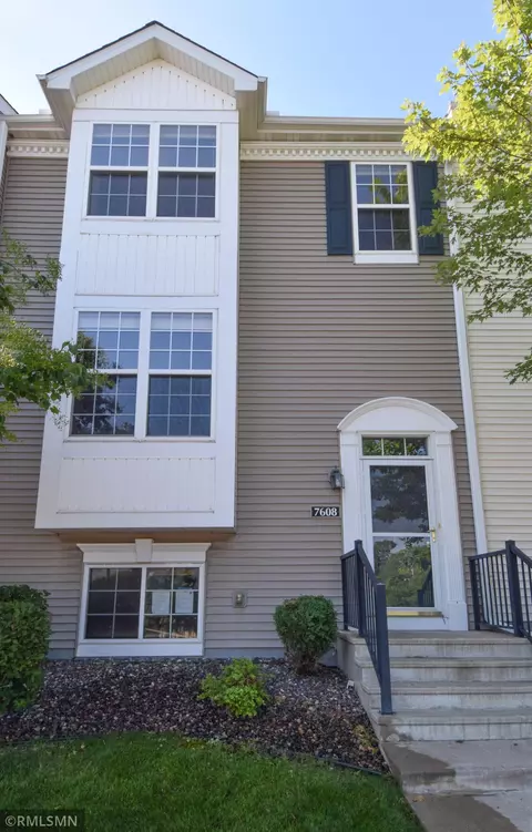 7608 Elm Grove Cir, New Hope, MN 55428