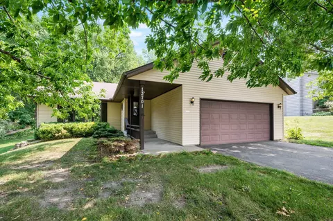 13701 Judicial Rd, Burnsville, MN 55337
