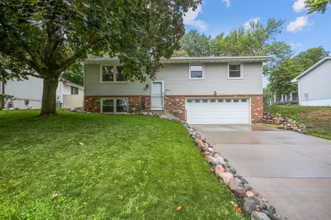 9711 Cottonwood Ln N, Maple Grove, MN 55369