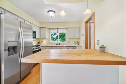 3604 Falcon Way, Eagan, MN 55123 photo 3