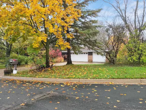 9273 153rd St W, Prior Lake, MN 55372
