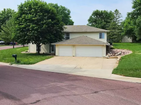 629 Plum Ave, Windom, MN 56101 photo 2