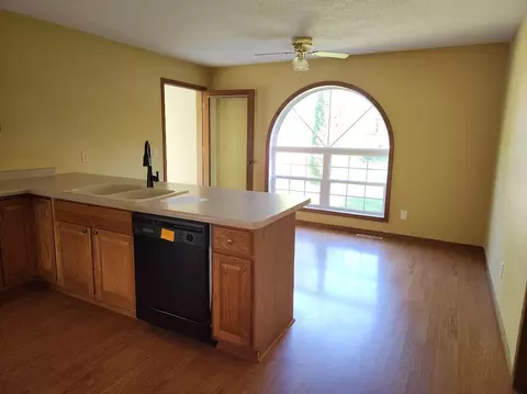 629 Plum Ave, Windom, MN 56101 photo 8