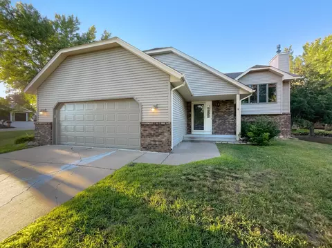 5486 Oakgreen Pl N, Oak Park Heights, MN 55082