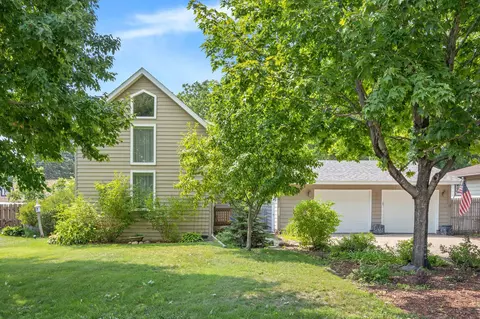 1895 Manton St, Maplewood, MN 55109
