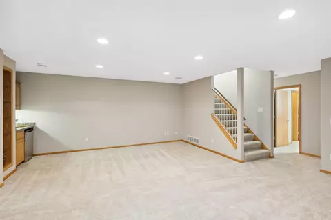 2204 Liberty Ln, Eagan, MN 55122 photo 17