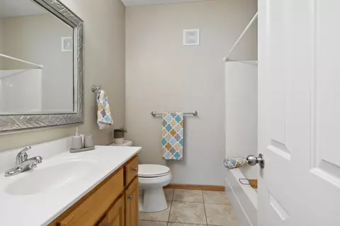 2204 Liberty Ln, Eagan, MN 55122 photo 12
