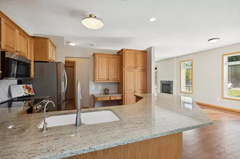 2204 Liberty Ln, Eagan, MN 55122 photo 6