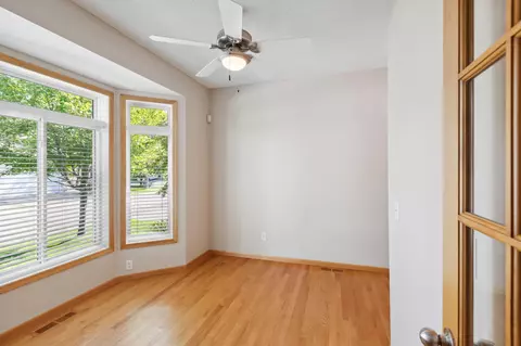 2204 Liberty Ln, Eagan, MN 55122 photo 9
