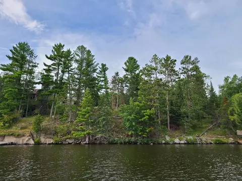 2074 Town Road 492, International Falls, MN 56649