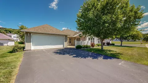 2821 Salem Meadows Dr SW, Rochester, MN 55902