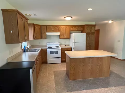260 3rd Ave SE, Plainview, MN 55964 photo 3