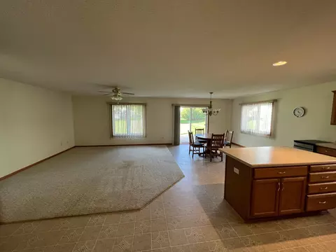 260 3rd Ave SE, Plainview, MN 55964 photo 6