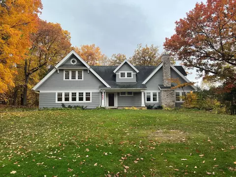 2660 Maplewood Cir E, Woodland, MN 55391