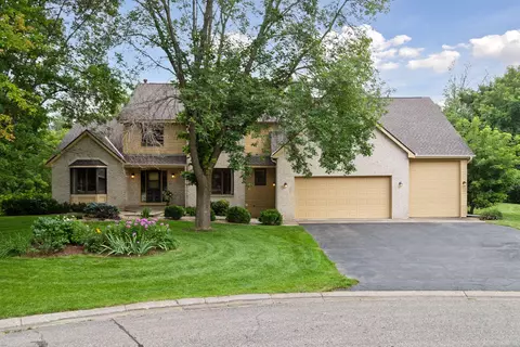 754 Ashley Dr, Chaska, MN 55318
