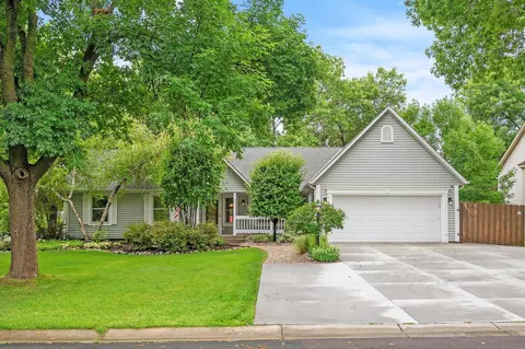 9117 Polaris Ln N, Maple Grove, MN 55369