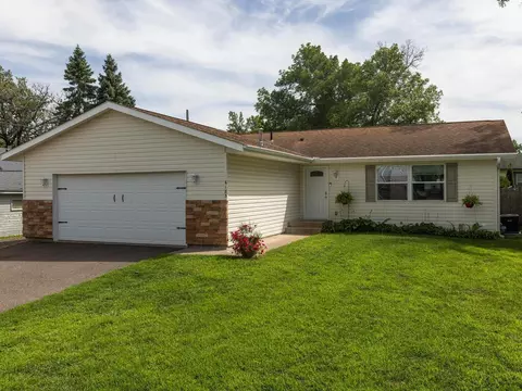 6183 Cedar St, North Branch, MN 55056