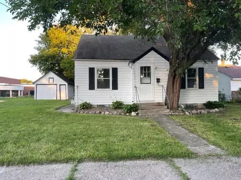 137 Mill Ave, Le Center, MN 56057