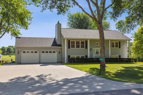 22090 Berring Ave, Farmington, MN 55024