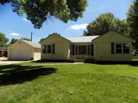 106 Funk Ave, Lakefield, MN 56150