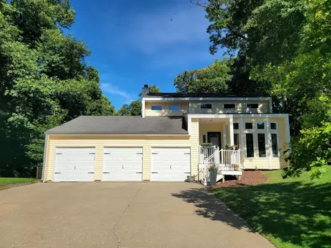 1040 Crest Ridge Ct, Minnetrista, MN 55364