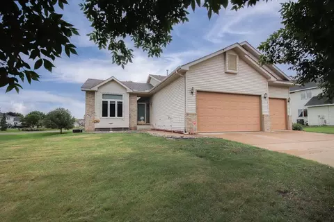 13778 Hill Place Dr, Rogers, MN 55374