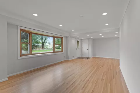 6113 Emerson Ave N, Brooklyn Center, MN 55430