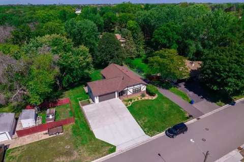 1400 W 107th St, Bloomington, MN 55431 photo 9