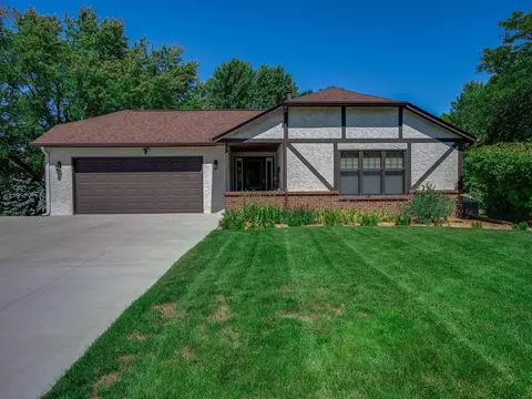 1400 W 107th St, Bloomington, MN 55431 photo 3